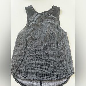 Lulu lemon shirt size 6